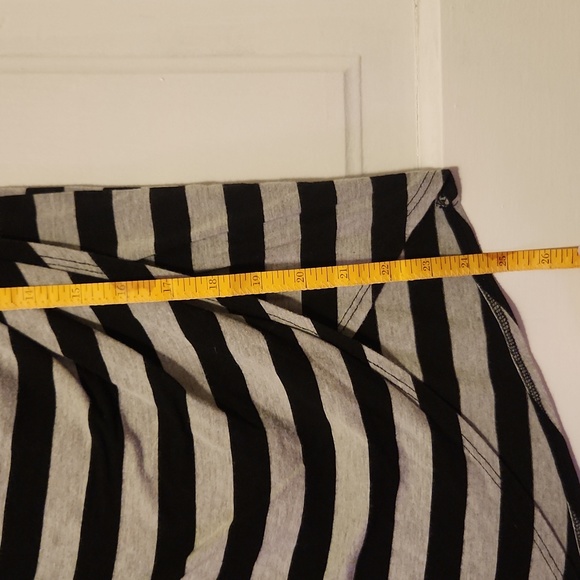 Women's Bobeau Asymmetrical Black and Gray Skirt - Picture 5 of 6